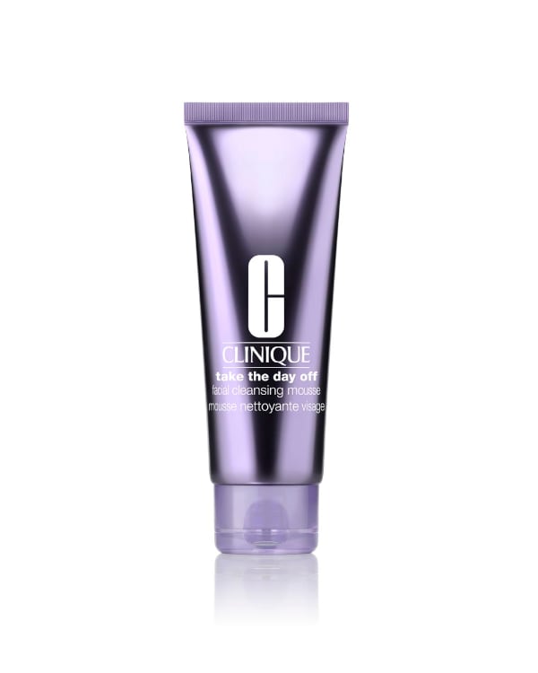 Take The Day Off™ Facial Cleansing Mousse<br>מוס לניקוי הפנים והסרת איפור, מוס במרקם משיי לניקוי יסודי והסרת איפור. מותיר את העור רך, נקי ורענן.